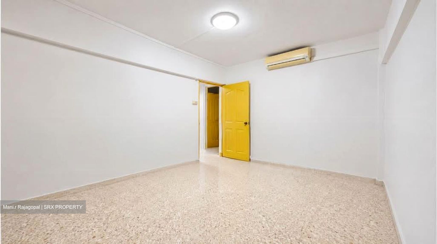 Blk 211 Jurong East Street 21 (Jurong East), HDB 3 Rooms #568273341